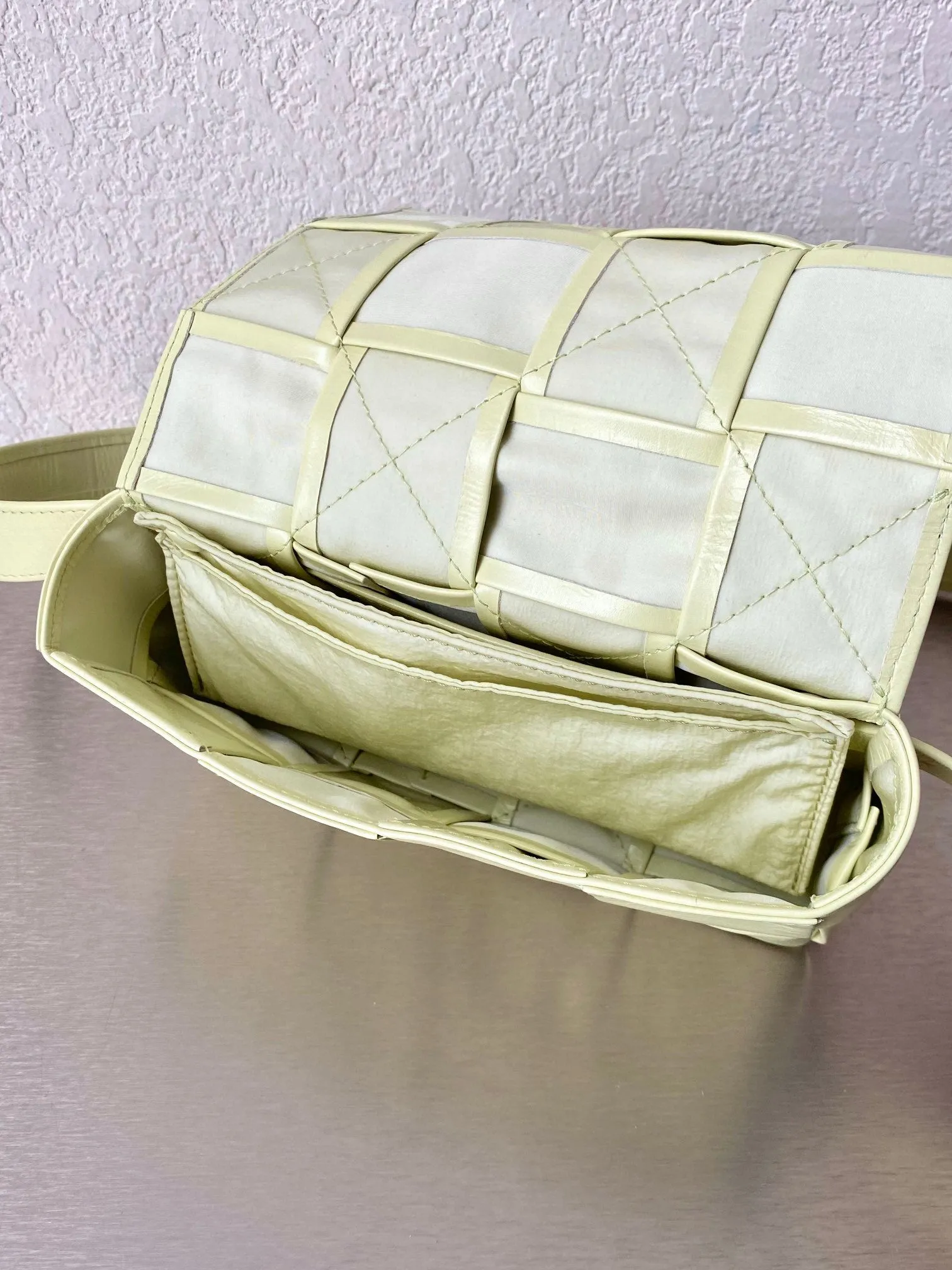 BV Cassette Belt Bag Lemon, For Women, Bags 7.1in/18cm 651053VCQ729413