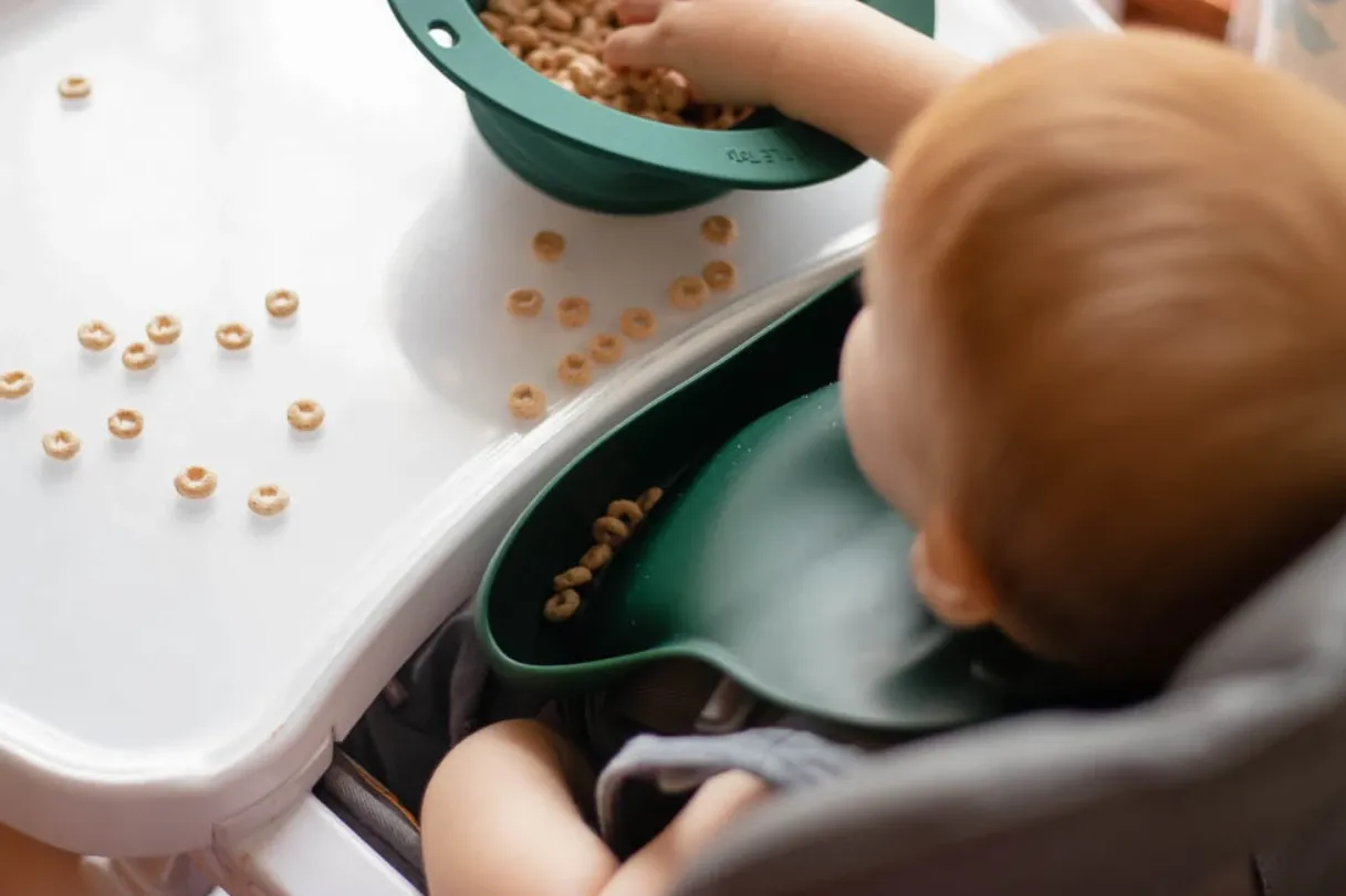 Forest Green Silicone Bib with Crumb Catcher