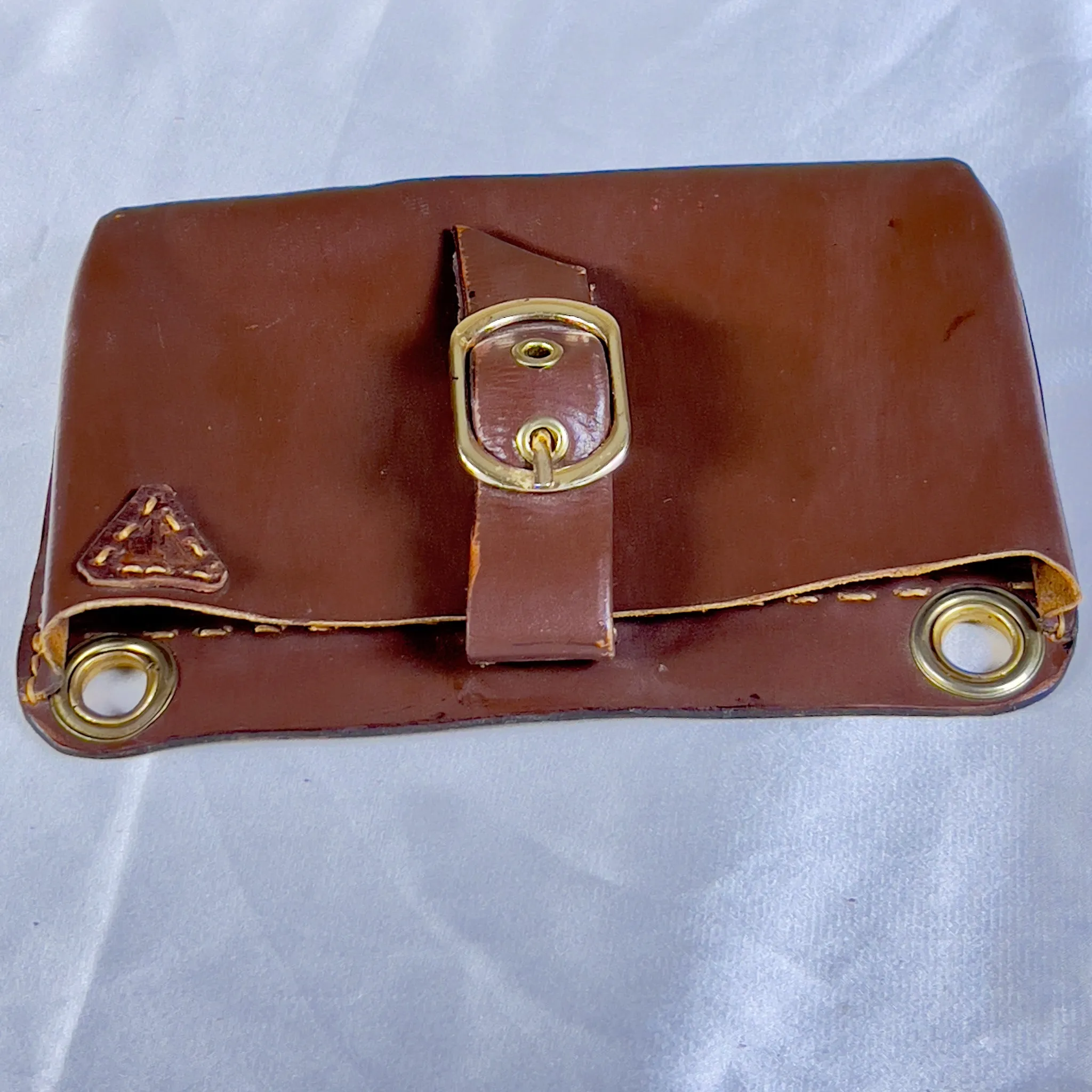 SLIM LEATHER CROSSBODY CELL PHONE BAG HAND SEWN M10